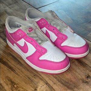 Nike Dunks, size 2.5Y Sneakers in Pink and White